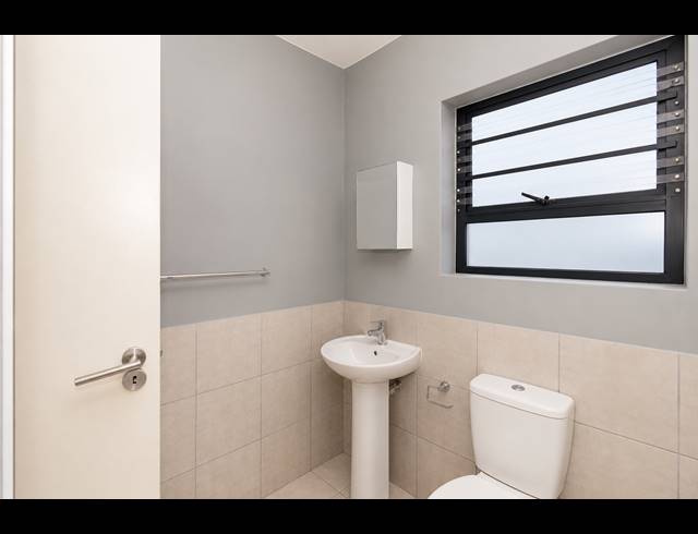 1 BEDROOM APARTMENT TO LET IN PARKLANDS